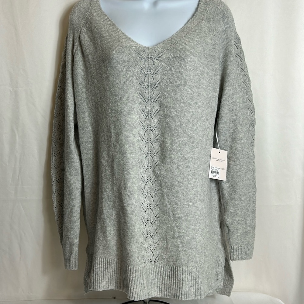 Lauren Conrad Light Gray Long Sleeve V-neck Pullover Sweater Size Medium
